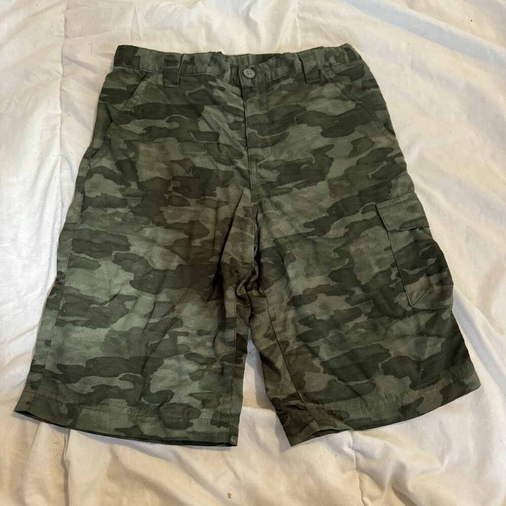 Boys Columbia Army Print Shorts - Size M
